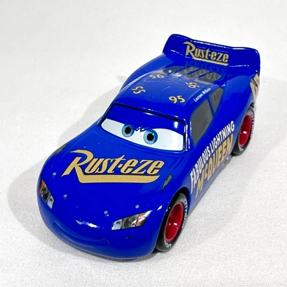 Disney Store Cars 1:43 Deluxe Fabulous Lightning McQueen Die-cast